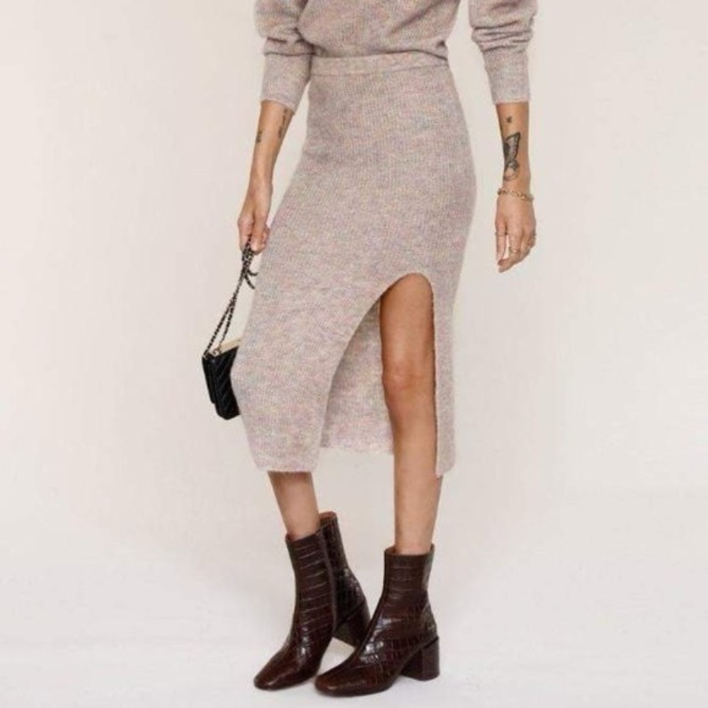 HEARTLOOM | Pastel Knit Skirt - Picture 3 of 10